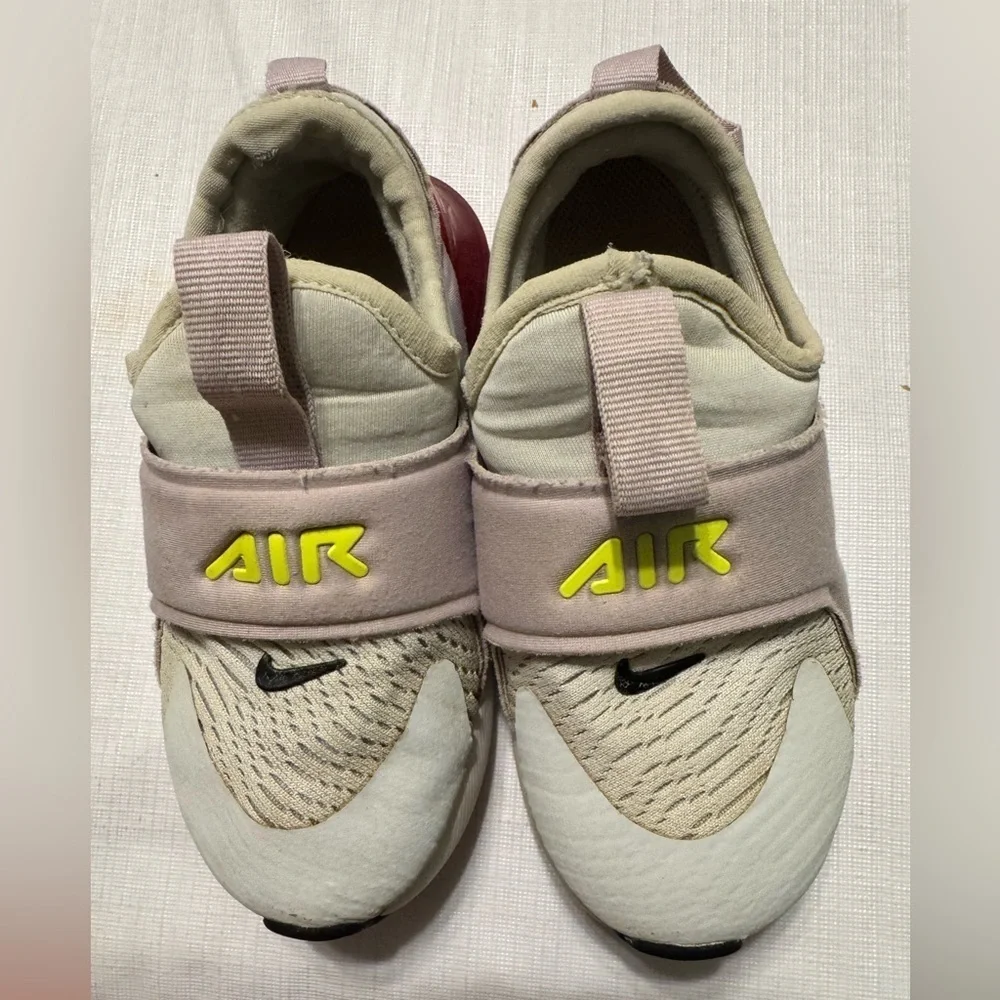 Nike AirMax 270 Girls Size 10C  Fast Shipping !